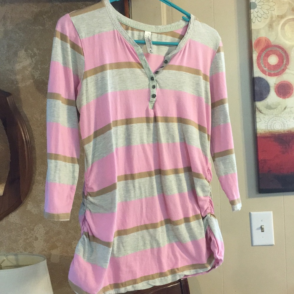 Crushing Hearts Maternity 3/4 sleeve shirt